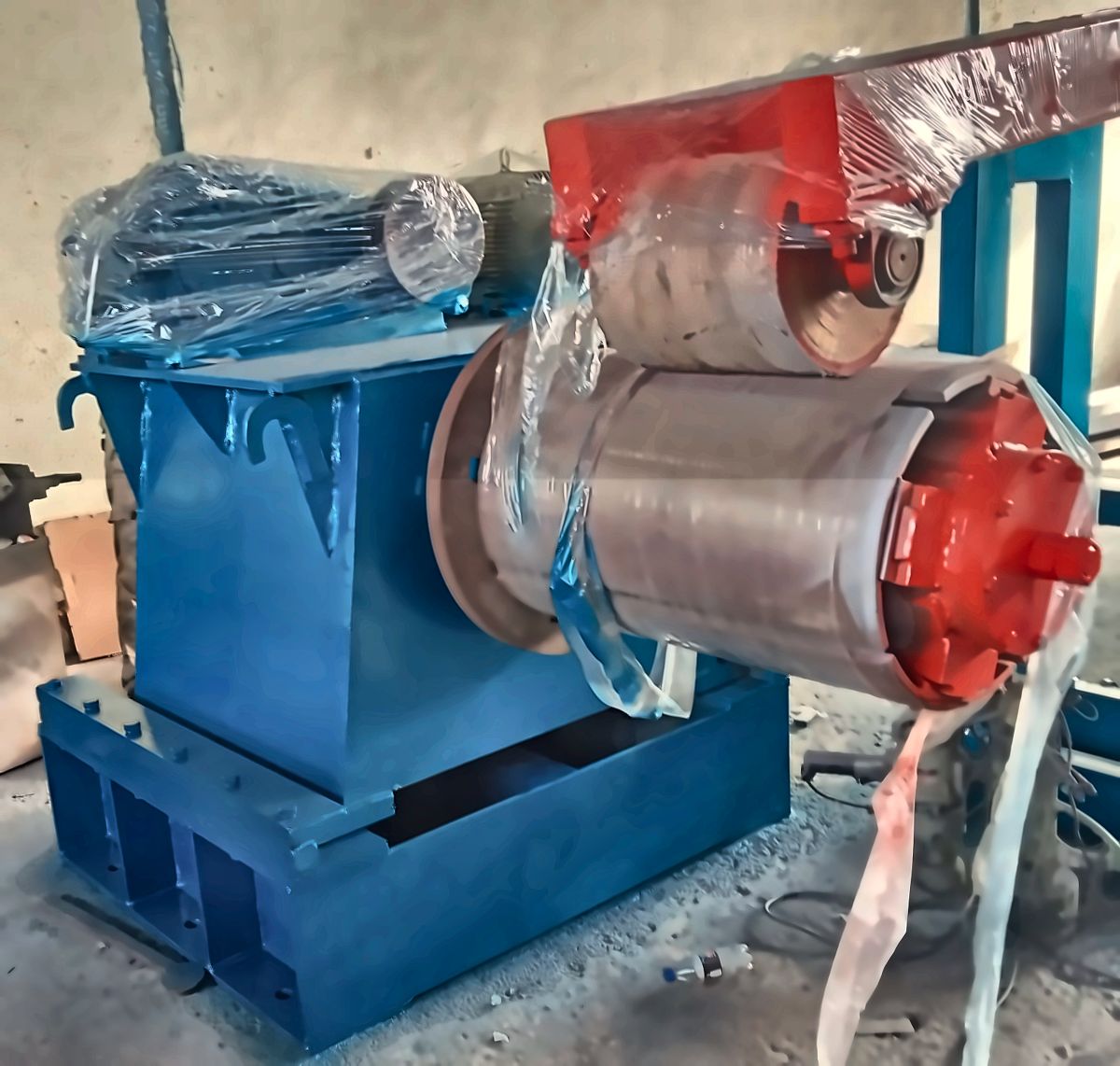 Recoiler mandrel assembly with flange plate
